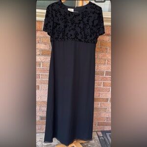 Talbot Elegant Black Evening Dress